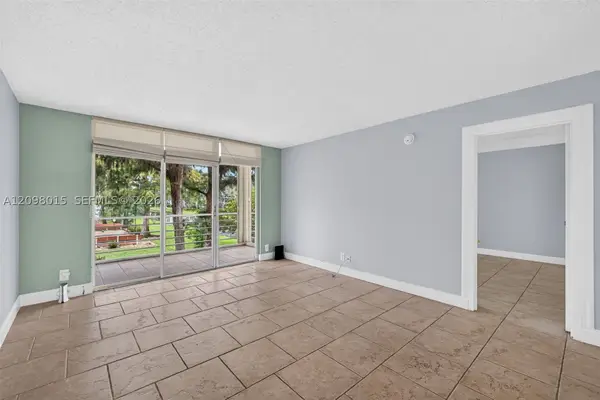 4898 NW 29th #201, Lauderdale Lakes, FL 33313