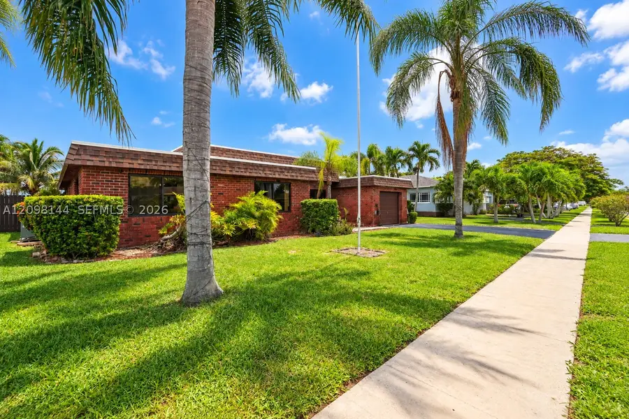 8131 NW 68th, Tamarac, FL 33321 - #2