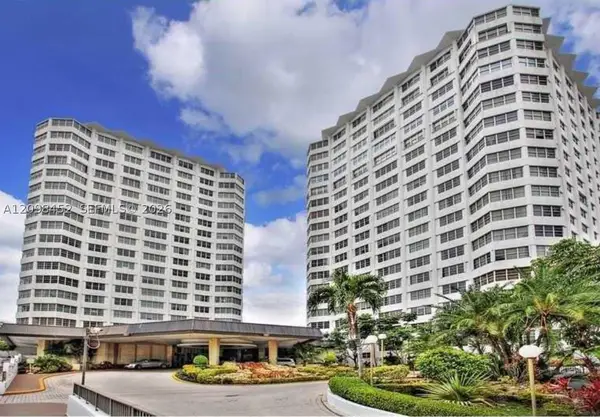 999 Brickell Bay #1807, Miami, FL 33131