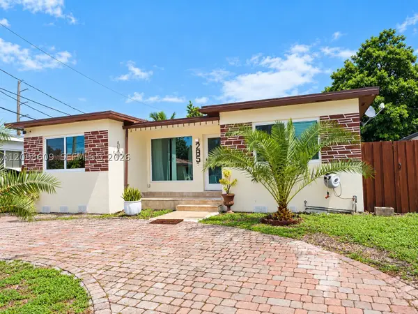 285 NW 48th, Miami, FL 33126