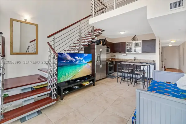 41 SE 5th #811, Miami, FL 33131