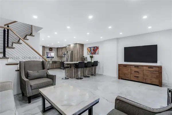 3321 Simms #13B, Hollywood, FL 33021