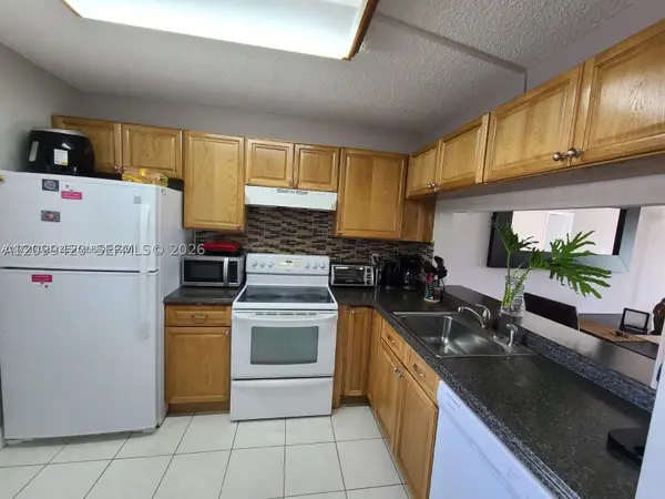 165 NW 93rd #102, Pembroke Pines, FL 33024