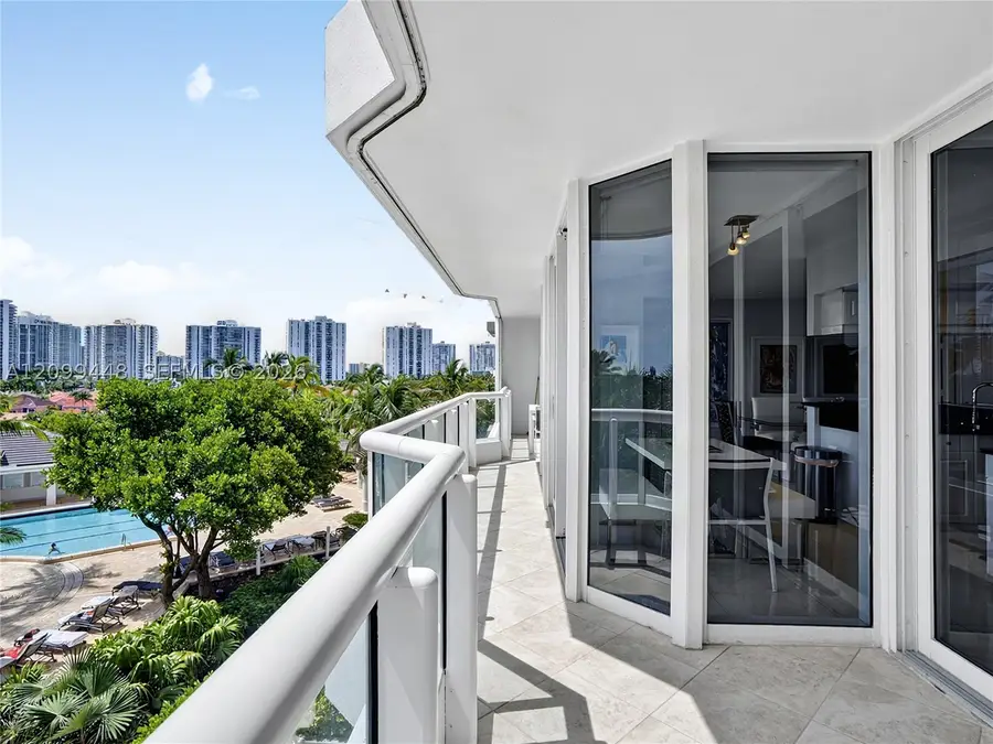 21055 Yacht Club #710, Aventura, FL 33180 - #2