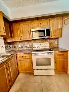 112 Lake Emerald #109, Oakland Park, FL 33309 - #2