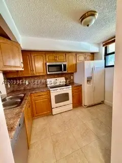 112 Lake Emerald #109, Oakland Park, FL 33309 - #3