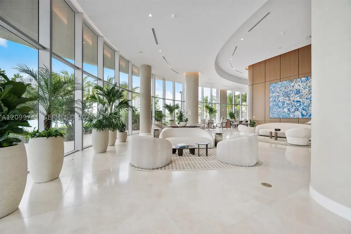 2411 Laguna #2211, North Miami, FL 33180 - #1