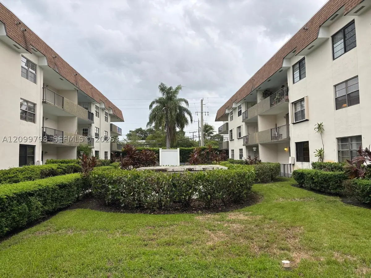9022 NE 8th #3R, Miami Shores, FL 33138 - #1