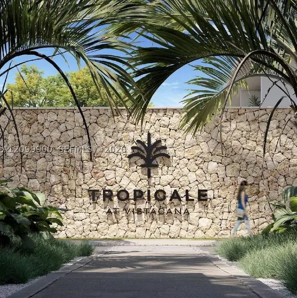 1 Tropicale8, ,  