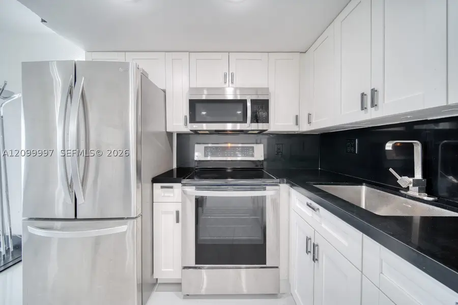 300 Oregon #507, Hollywood, FL 33019 - #2