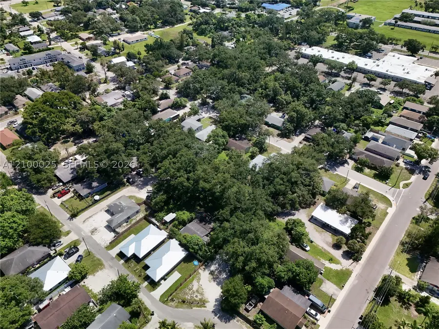 1009 4th St E, Bradenton, FL 34208 - #3