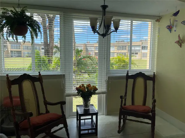 9041 Sunrise Lakes #108, Sunrise, FL 33322
