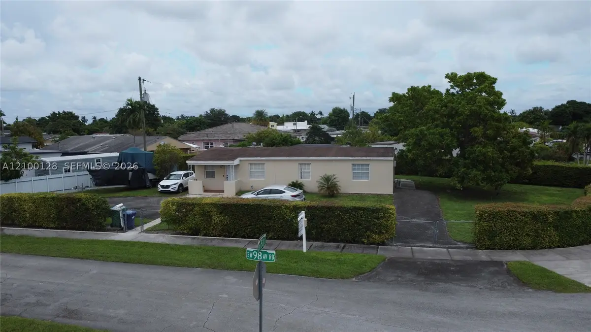 5241 SW 98th Ave, Miami, FL 33165 - #1