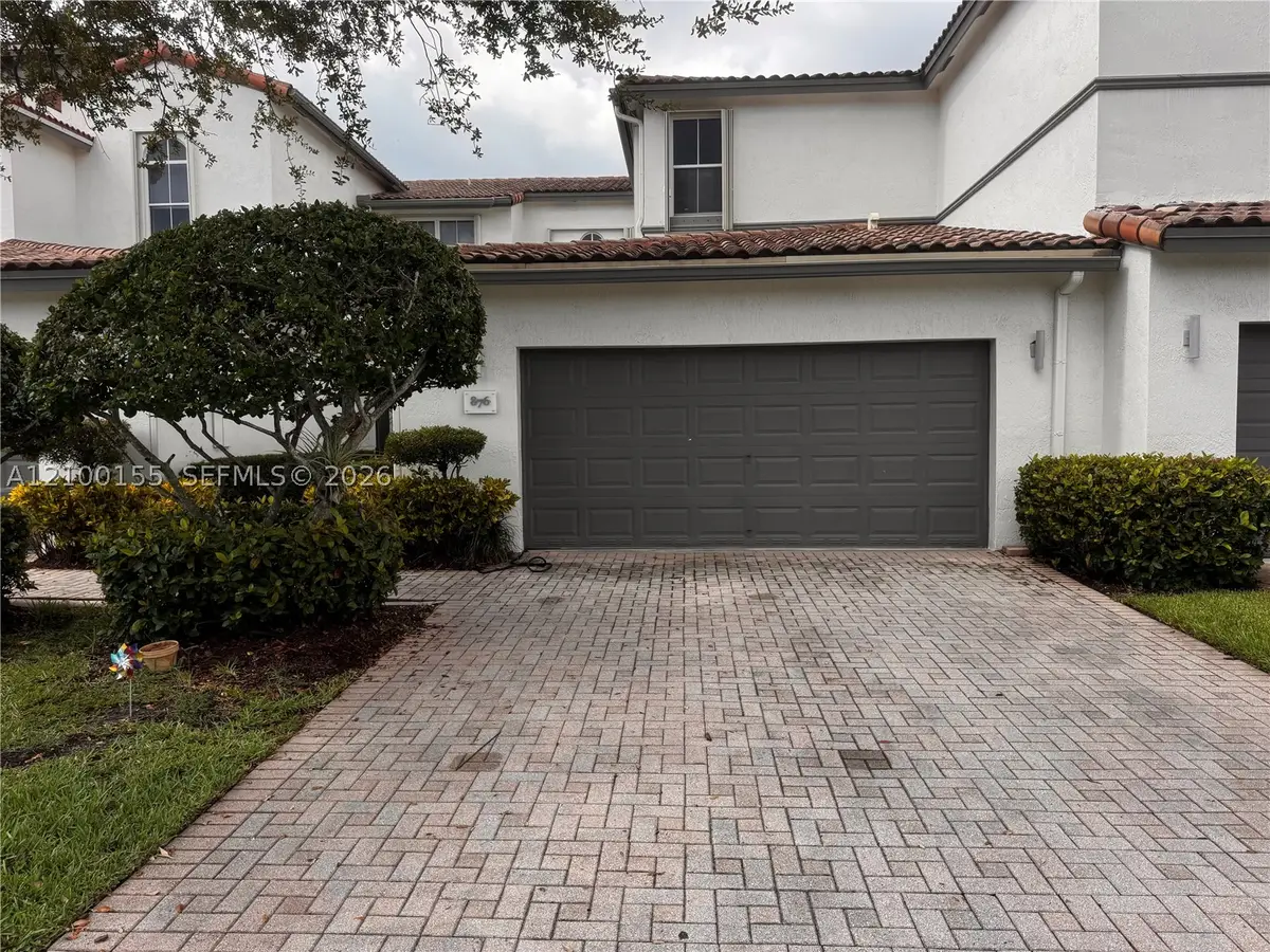 876 W Spinnaker Dr W, Hollywood, FL 33019 - #1