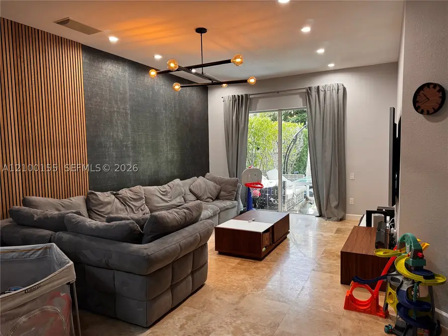 876 W Spinnaker Dr W, Hollywood, FL 33019 - #2