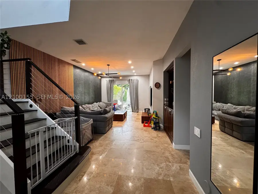 876 W Spinnaker Dr W, Hollywood, FL 33019 - #3