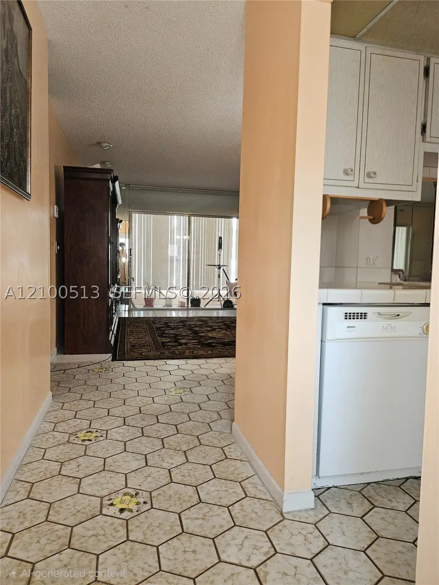 5121 W Oakland Park #211, Lauderdale Lakes, FL 33313 - #2