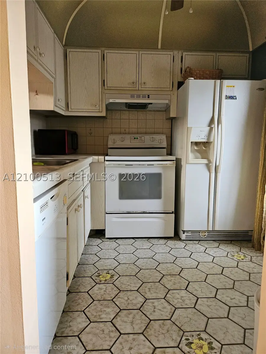5121 W Oakland Park #211, Lauderdale Lakes, FL 33313 - #3