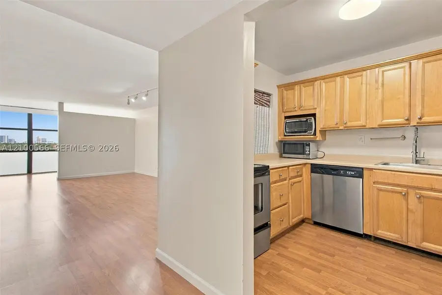 1000 Parkview #627, Hallandale, FL 33009 - #2