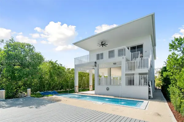 862 Cardinal, Other Fl City, FL 33037