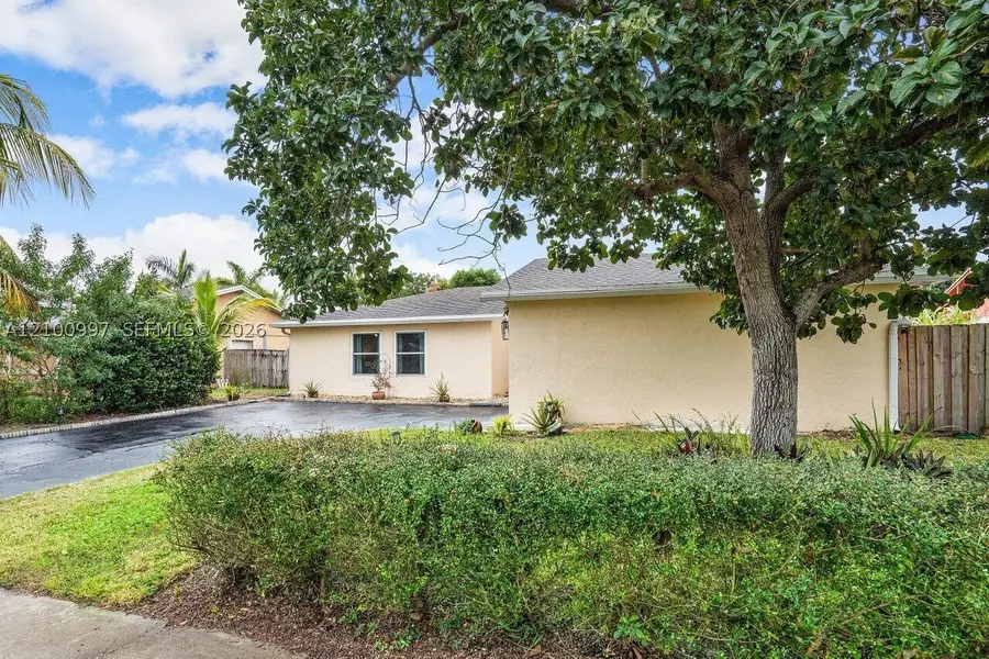 387 NW 39th, Deerfield Beach, FL 33442 - #2