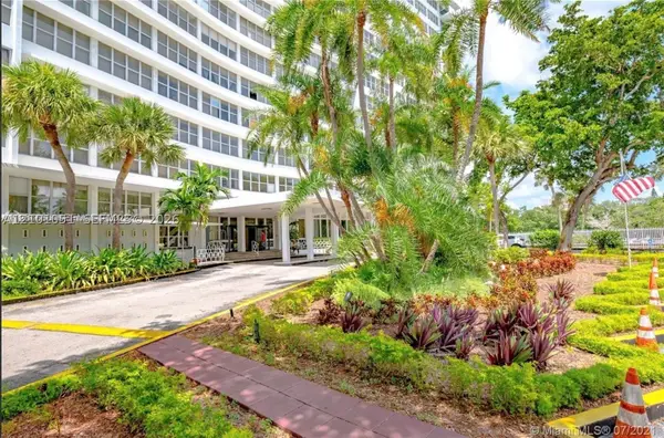 7441 Wayne #7I, Miami Beach, FL 33141