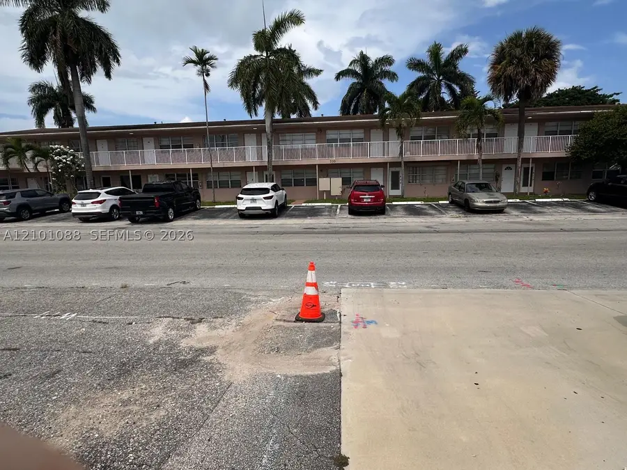 230 SW 11th #14, Hallandale, FL 33009 - #3