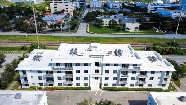 2651 NE 212th #107, Miami, FL 33180