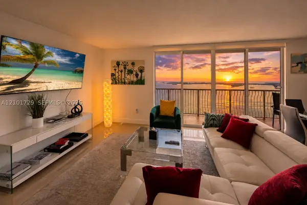 1200 Brickell Bay #3701, Miami, FL 33131