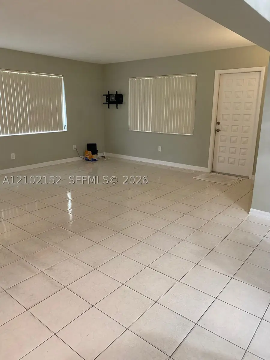 467 W 43rd, Hialeah, FL 33012 - #3