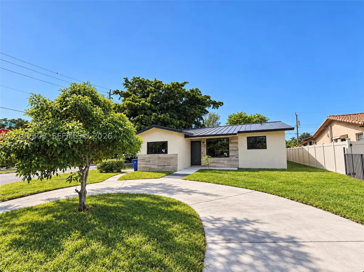 424 3rd, Hallandale, FL 33009 - #1