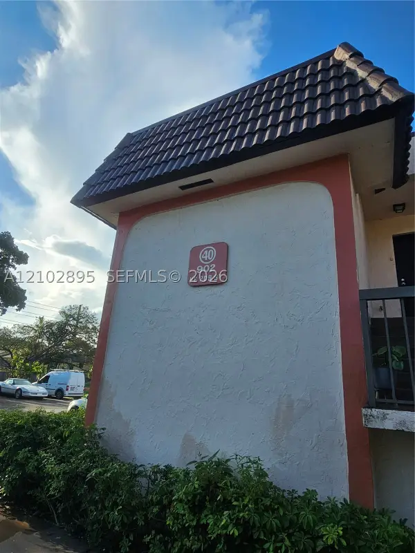 902 NE 209th #106-40, Miami, FL 33179