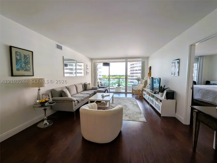 5161 Collins #711, Miami Beach, FL 33140 - #3