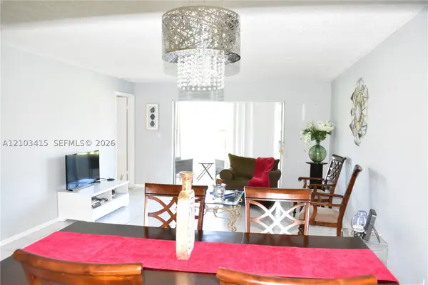 9020 Sunrise Lakes #304, Sunrise, FL 33322