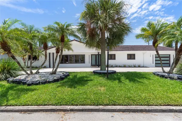 1144 Adams, Hollywood, FL 33019