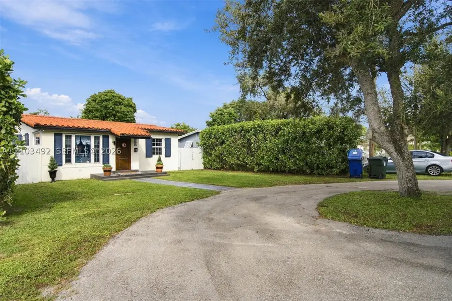 208 Iroquois, Miami Springs, FL 33166 - #2