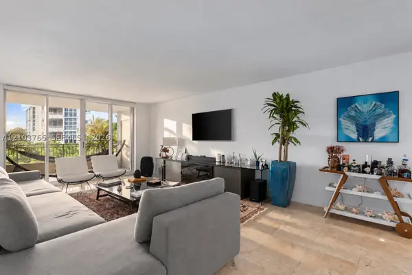 765 Crandon #310, Key Biscayne, FL 33149