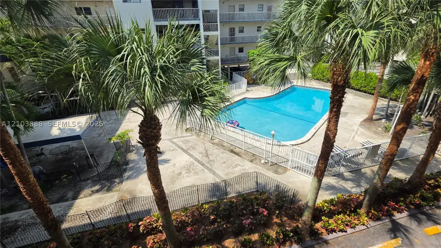 16750 NE 10th #208, North Miami Beach, FL 33162 - #3