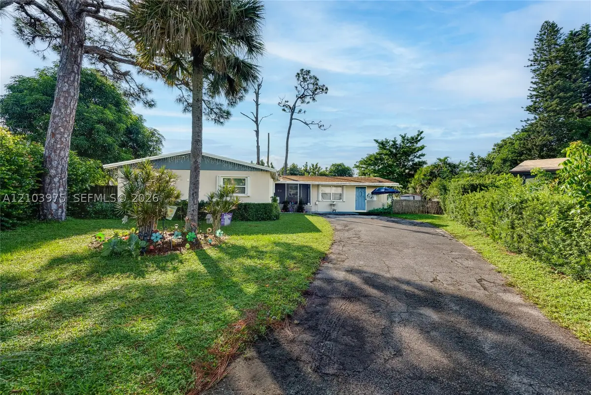 851 Caroline, West Palm Beach, FL 33413 - #1