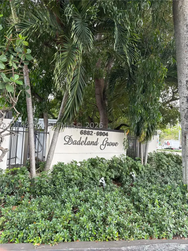 6900 N Kendall #A102, Pinecrest, FL 33156