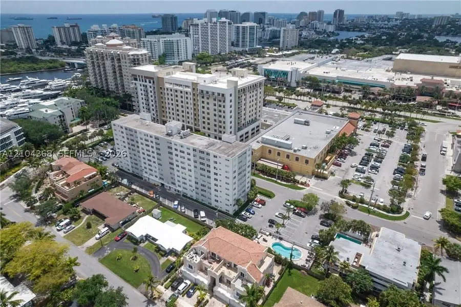 2555 NE 11th #301, Fort Lauderdale, FL 33304 - #2