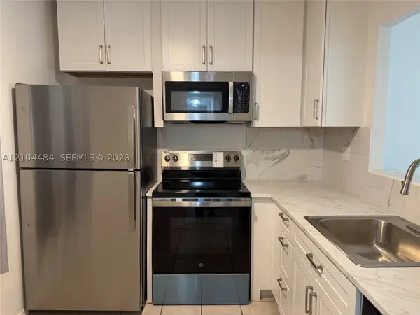 5001 W Oakland Park #305, Lauderdale Lakes, FL 33313