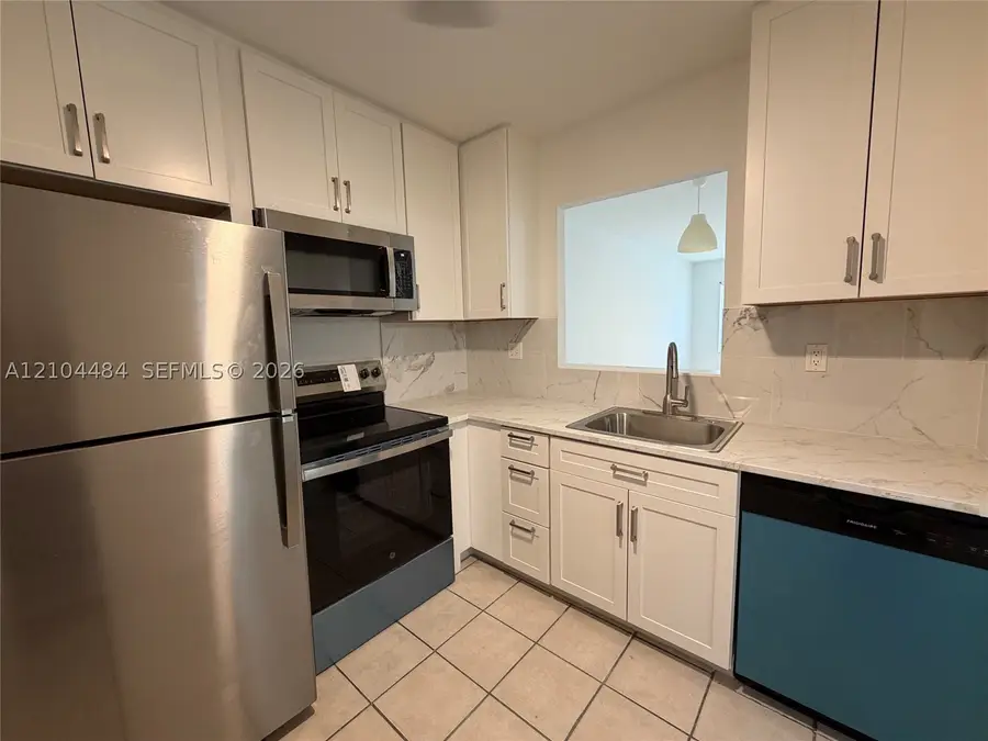 5001 W Oakland Park #305, Lauderdale Lakes, FL 33313 - #2