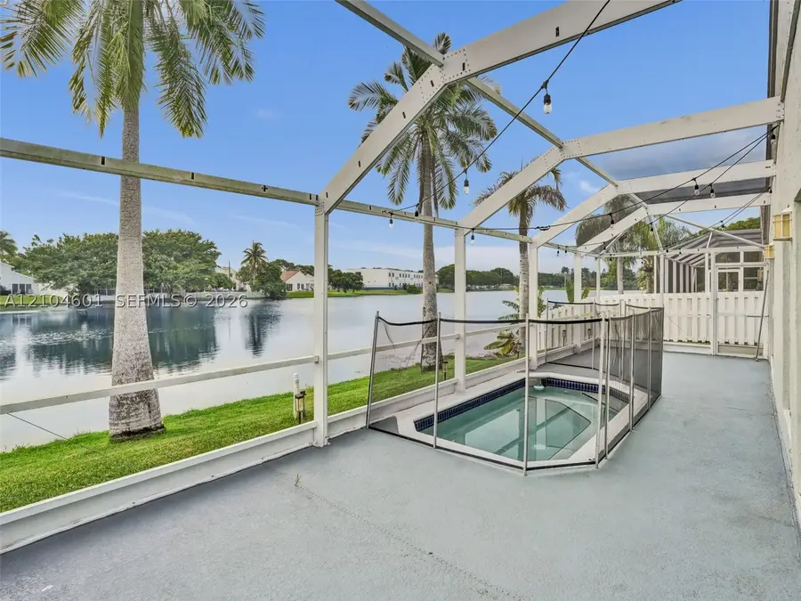 10639 Lago Welleby, Sunrise, FL 33351 - #2