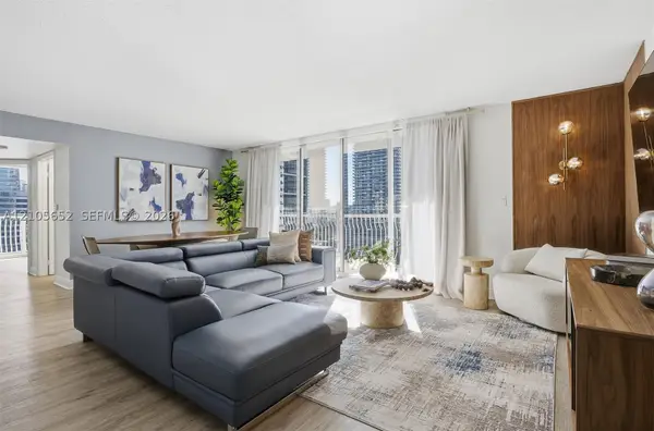 1200 Brickell Bay #1723, Miami, FL 33131