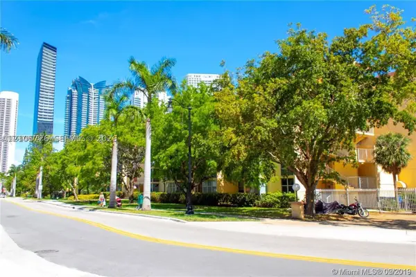 200 172nd #101, Sunny Isles Beach, FL 33160