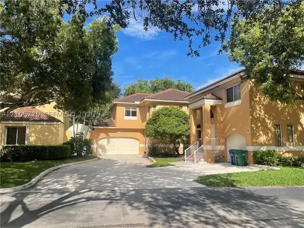 11255 Lakeview #23-G, Coral Springs, FL 33071