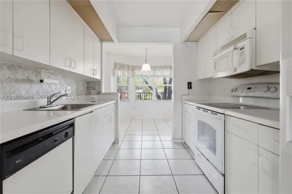 701 SW 141st #203R, Pembroke Pines, FL 33027