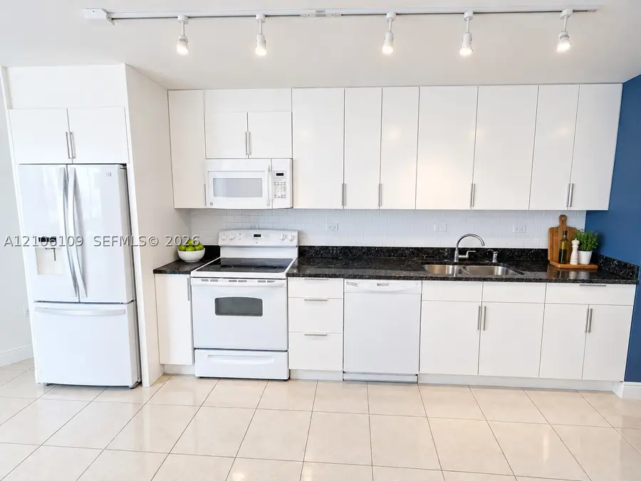 7135 Collins #1221, Miami Beach, FL 33141 - #3