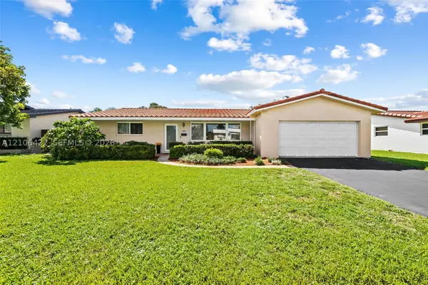 5212 Roosevelt, Hollywood, FL 33021